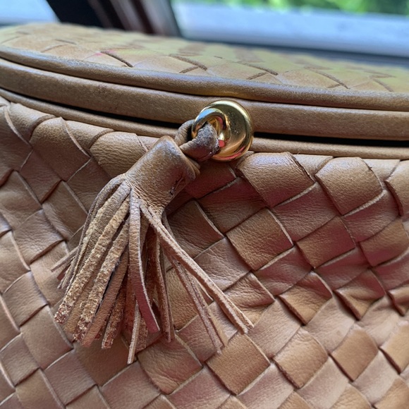 Bottega Veneta Crossbody Tan - Picture 6 of 12